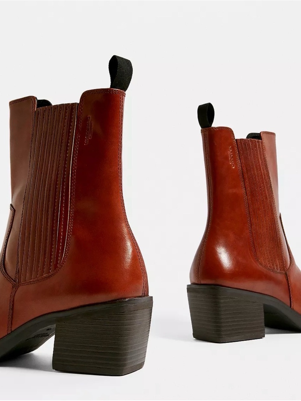 Vagabond Leather Mid-Heel Chelsea Boots in Brown - Picture 3 of 10